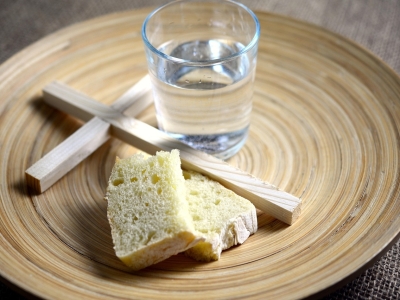 lent, fast, easter, church, passion time, food, decision, loaf, water, religion, cross, christianity, christian, meditation, nature, symbolism, faith, god, christ, jesus, hope